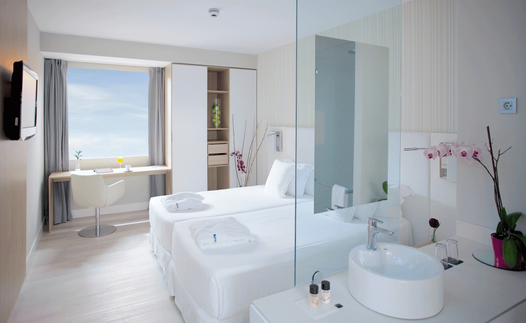 Habitaciones luminosas, cómodas y funcionales con el baño integrado