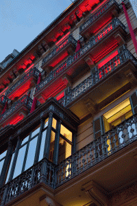 La fachada clásica del edificio que ocupará el tercer hotel Room Mate en Barcelona