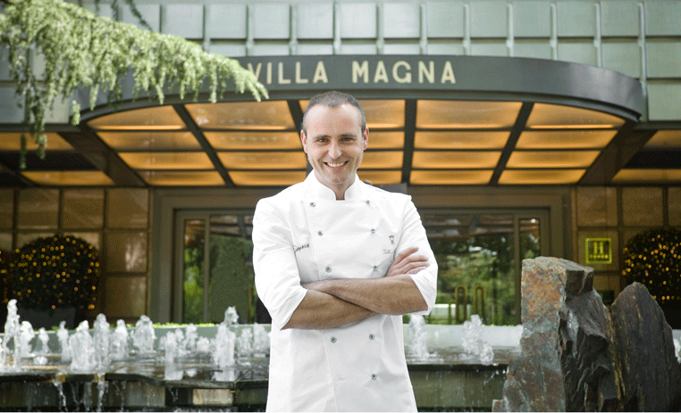 Rodrigo de la Calle, feliz tras anunciarse su fichaje por parte del hotel Villa Magna