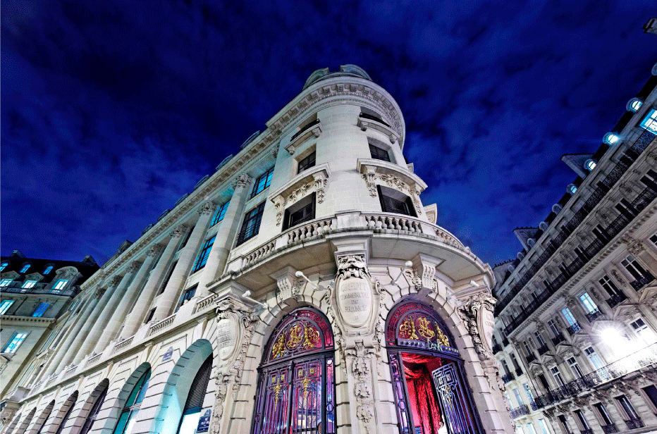 La hermosa fachada del hotel Banke, en París