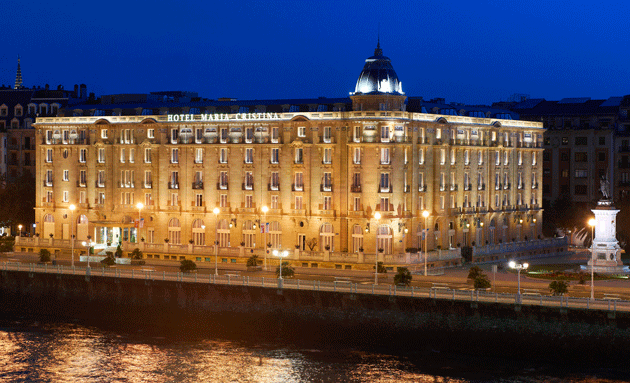 San Sebastián es, de nuevo, la ciudad española con los hoteles más caros. En la imagen, el majestuoso edificio del hotel María Cristina