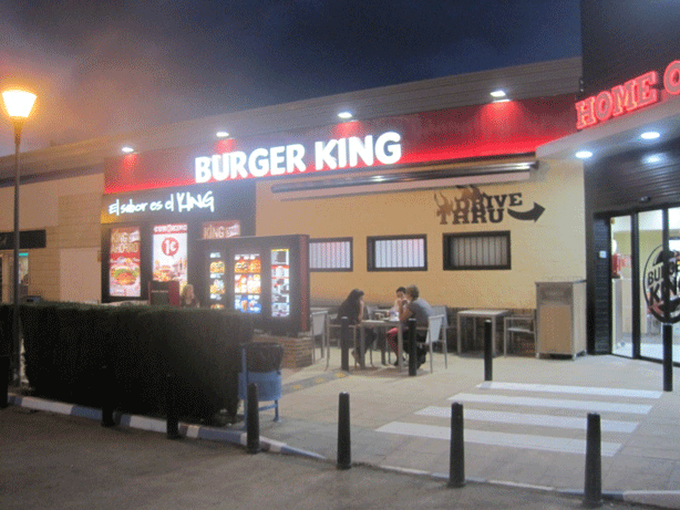 Fachada del nuevo Burger King en Paterna