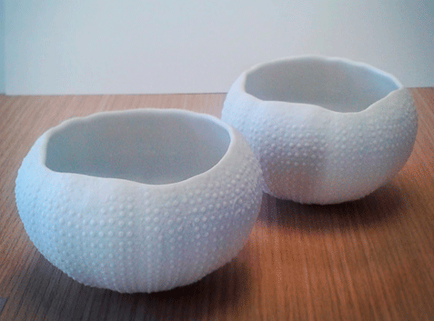 Delicadas piezas de porcelana en forma de erizo