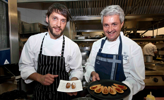 Albert Sastregener y Fernando Canales cocinaron mano a mano un espectacular menú en  la presentación de la Costa Brava en Bilbao