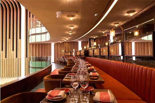 En la primera planta, el restaurante Arriba, de Ramón Freixa