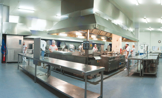 Vista de una de las cocinas centrales del Grupo Gasca