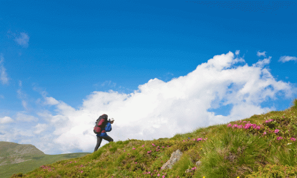 Excursionista en la montaña