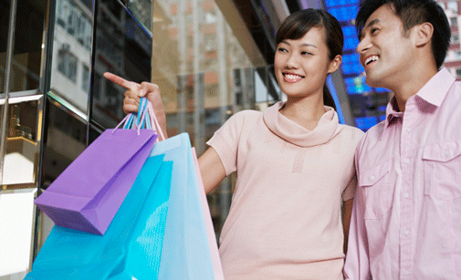 Turista asiáticos de compras