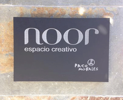 Letrero del restaurante Noor