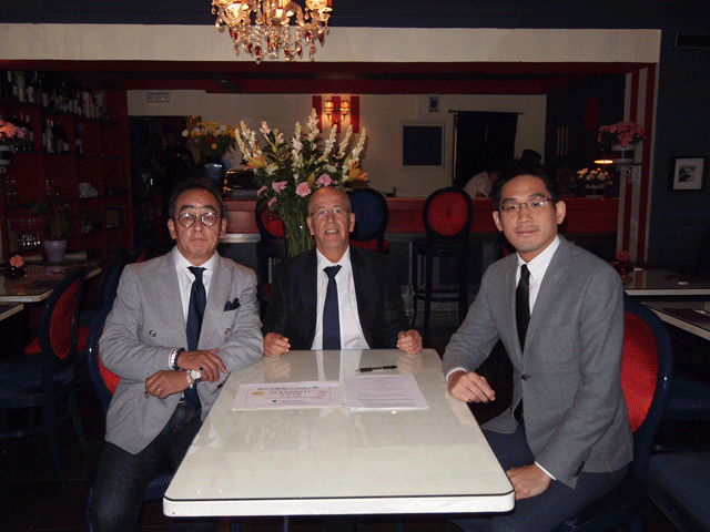 De izda a dcha Jay Joden, Antonio Arocha y Masakazu Mito, asakazu Mito, director de la empresa Tajimaya