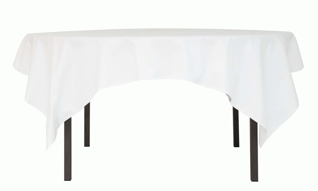 Mesa plegable cubierta con un mantel