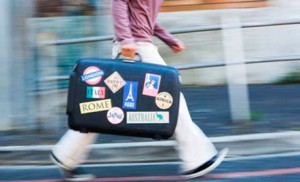 Viajero con maleta