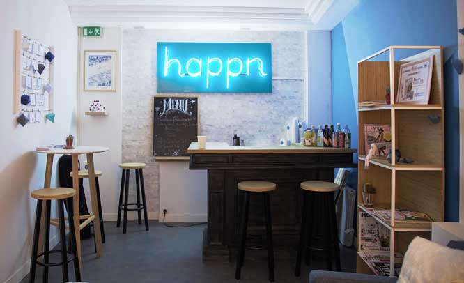 Interior del Happn Café