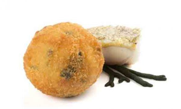 Croqueta de merluza y alga Codium de Koama