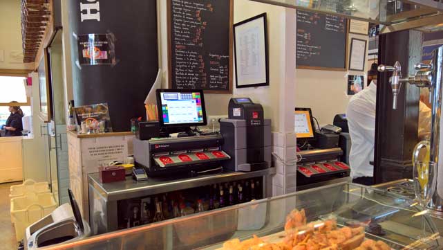 El establecimiento madrileño ha instalado dos sistemas CashGuard