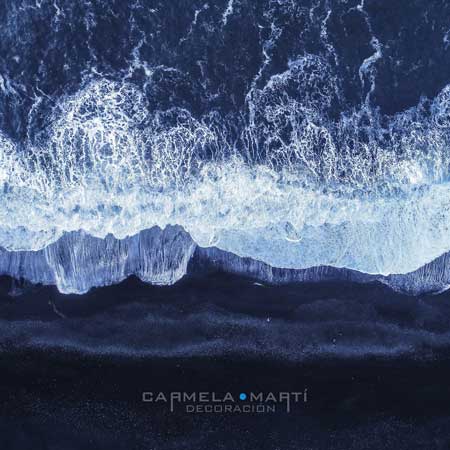Carmela Martí recrea el mar sobre los textiles, gracias a la impresión digital