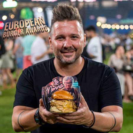 Profesionalhoreca, Alex Viñal, de Nola Smoke, con su burger La Nonna