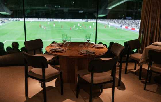 ProfesionalHoreca- sala de Arzábal Bernabéu, restaurante en el estadio Santiago Bernabéu del Grupo Arzábal